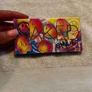 NWB Urban Decay limited edition “Smiley” mini eyeshadow palette